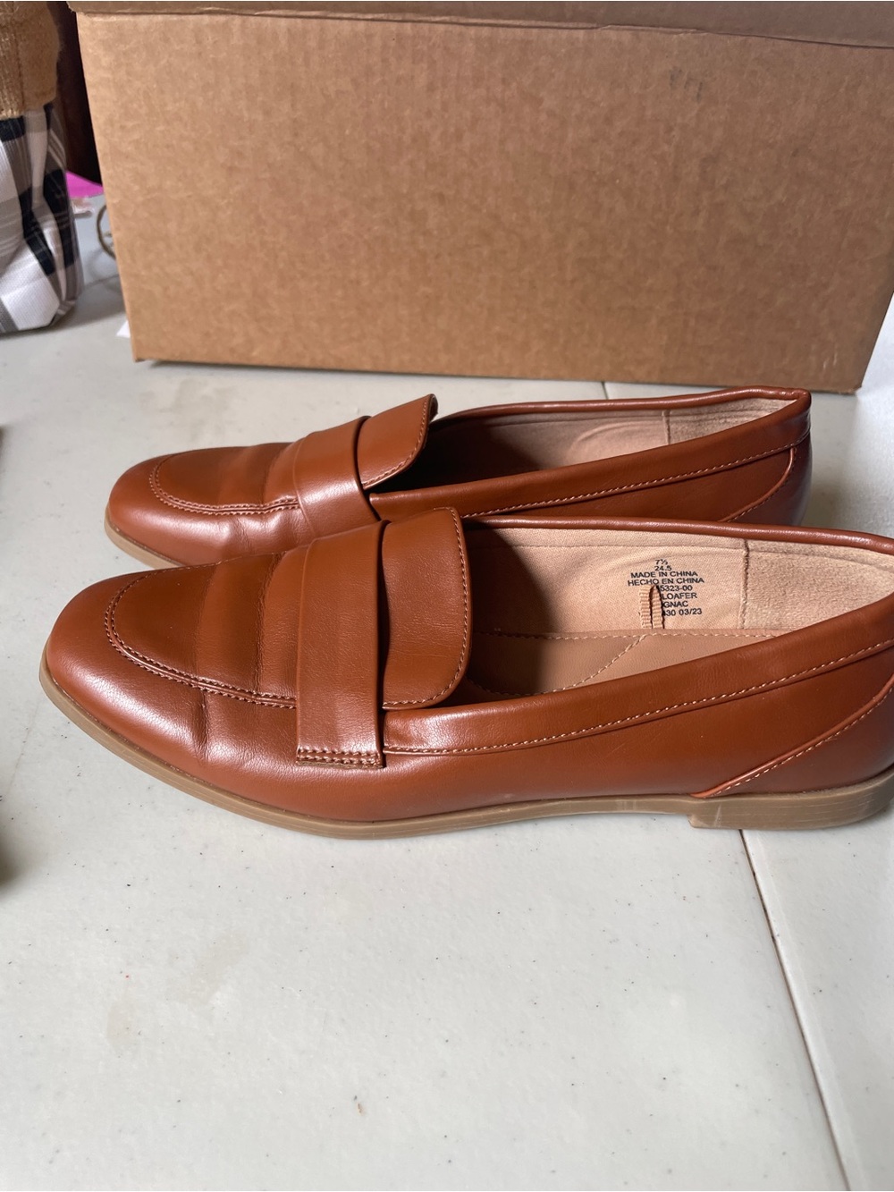 Old Navy women’s Cognac Leather-Look Penny Loafers size 7.5